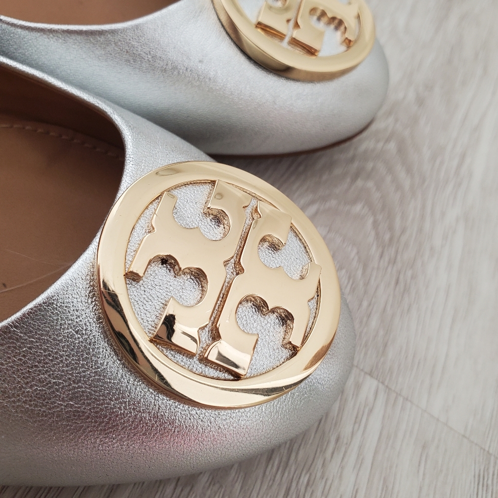 Two toned silver and gold logo tory Burch Benton flats